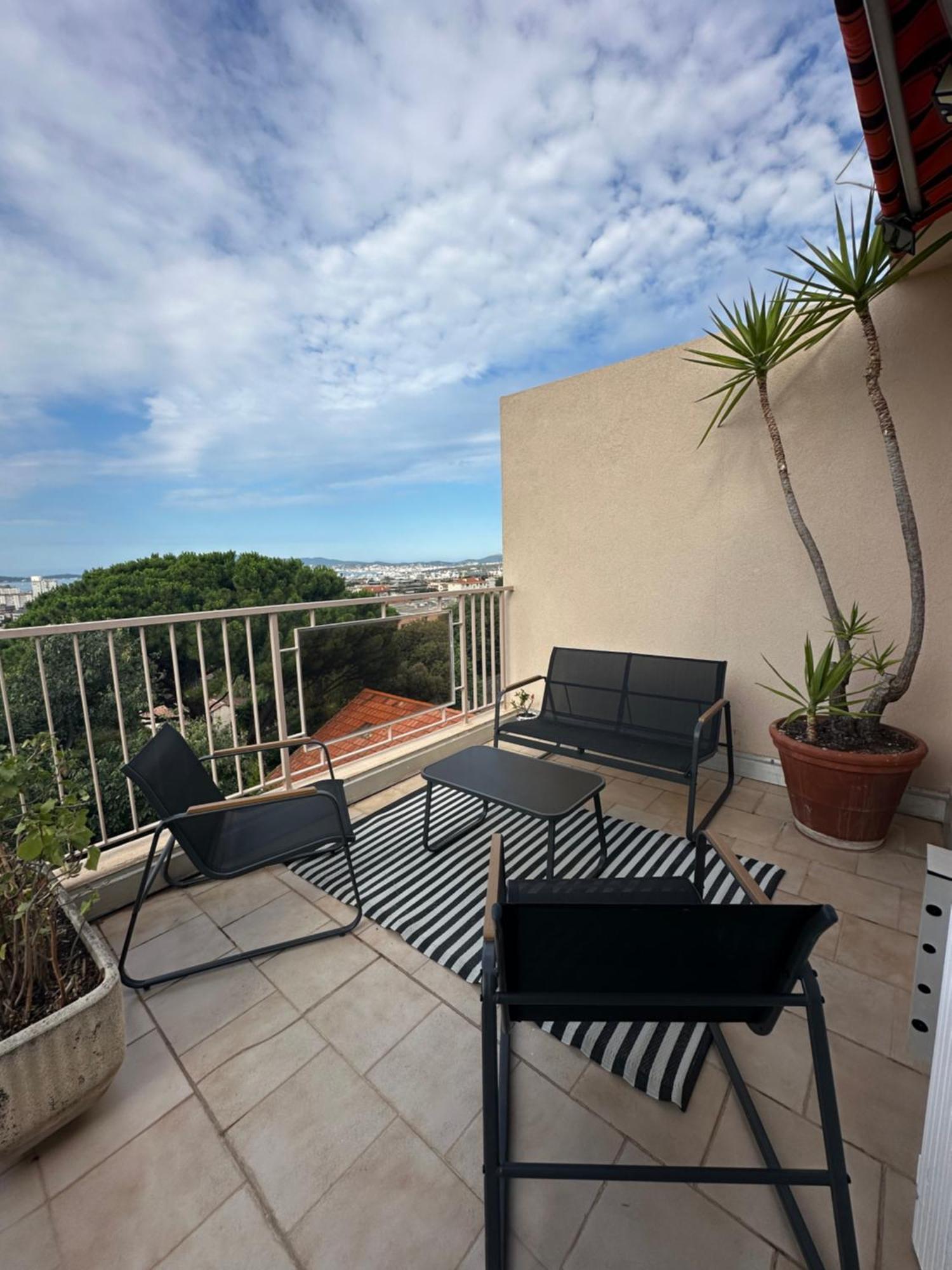 T4 Avec Terrasse Et Garage Prive Daire Toulon Dış mekan fotoğraf