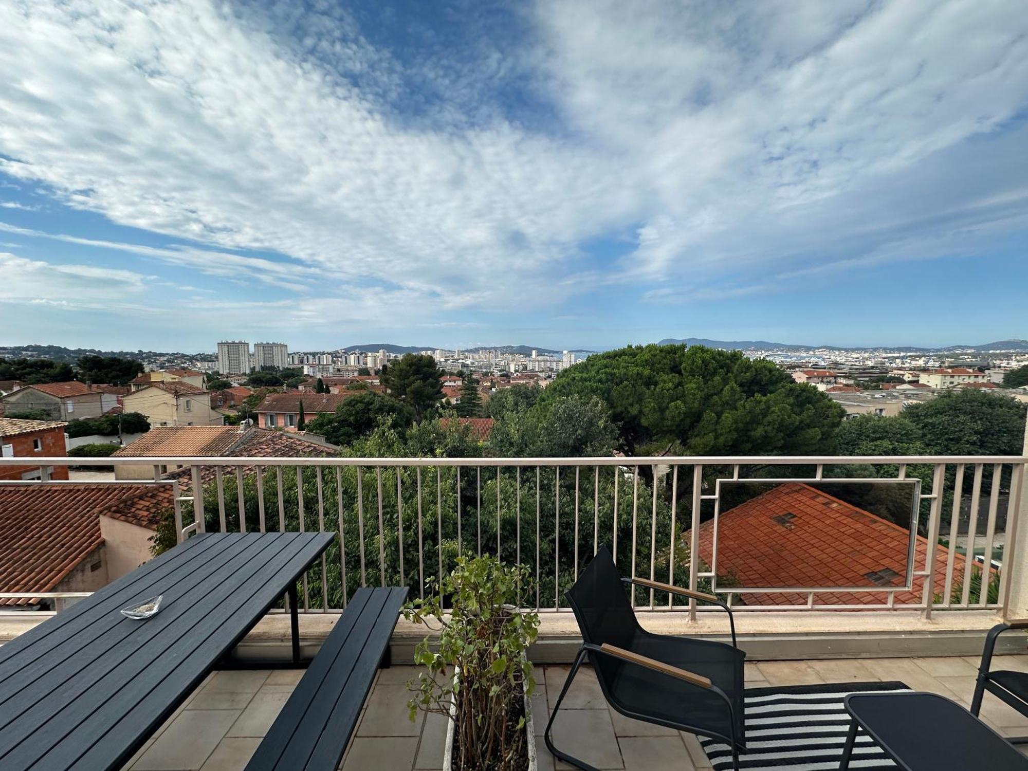T4 Avec Terrasse Et Garage Prive Daire Toulon Dış mekan fotoğraf