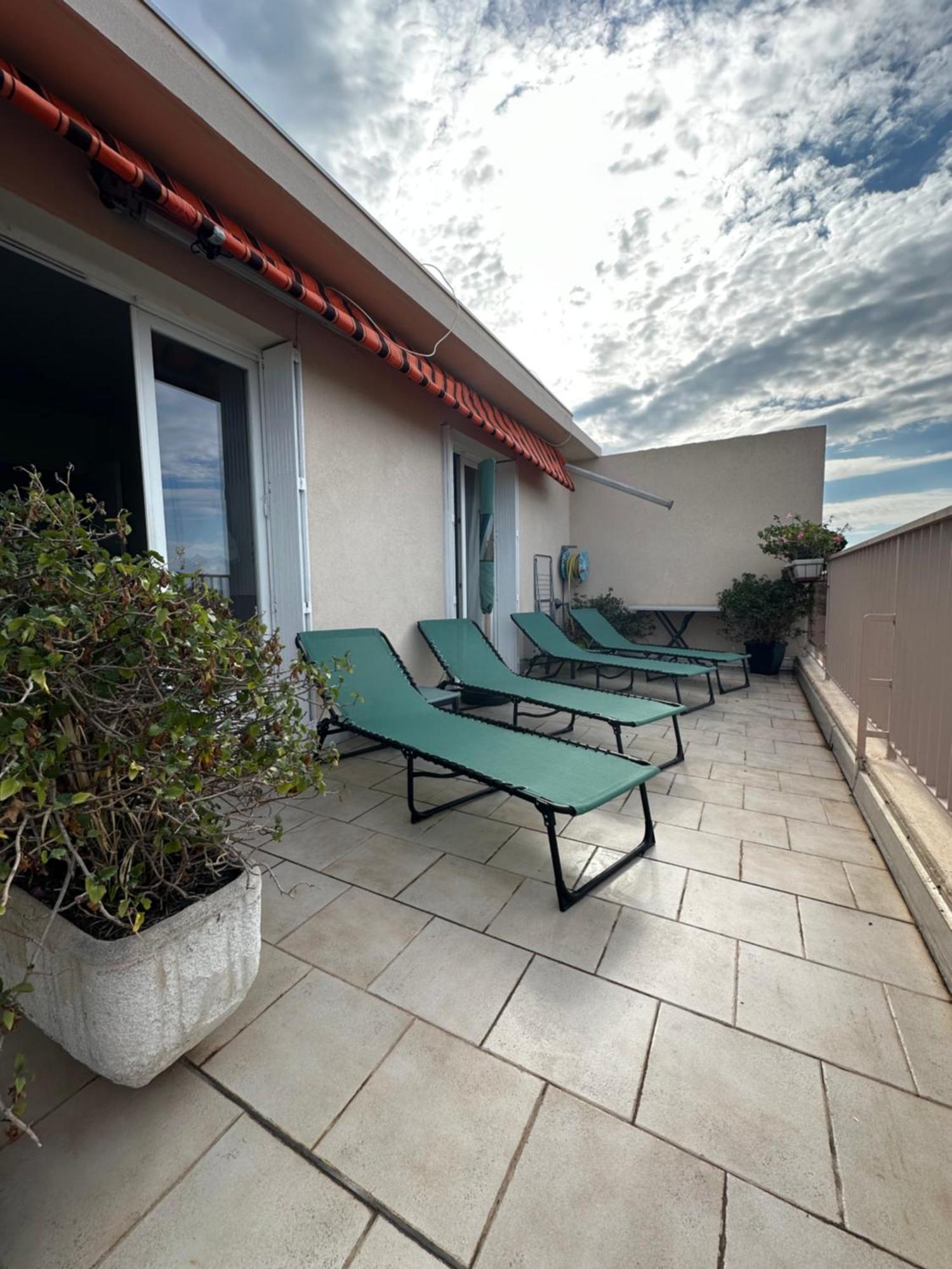 T4 Avec Terrasse Et Garage Prive Daire Toulon Dış mekan fotoğraf